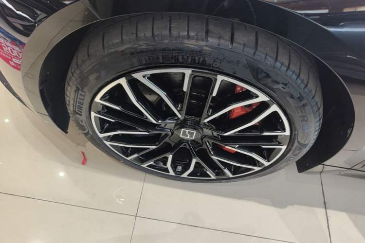 Used Zeekr 001 2025 YOU Edition 100 kWh All-Wheel Drive Left Front Wheel Hub