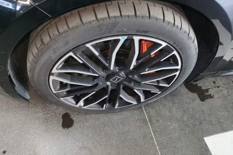 Used Zeekr 001 2025 YOU Edition 100 kWh All-Wheel Drive Left Front Wheel Hub