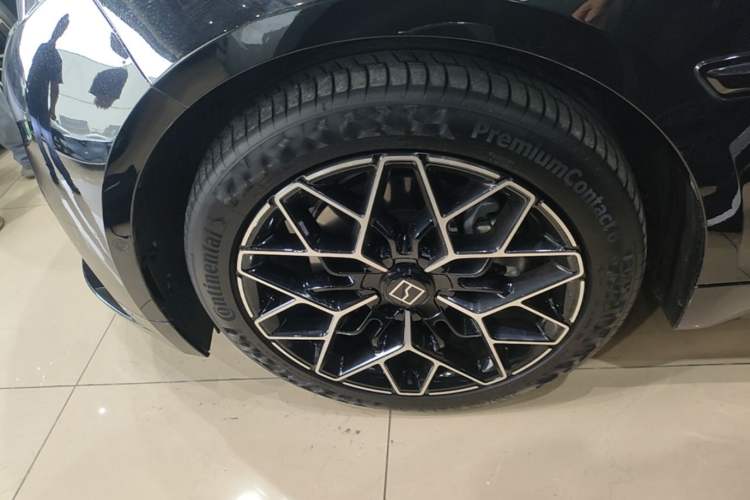 Used Zeekr 001 2025 ME Version 100 kWh All-Wheel Drive Left Front Wheel Hub