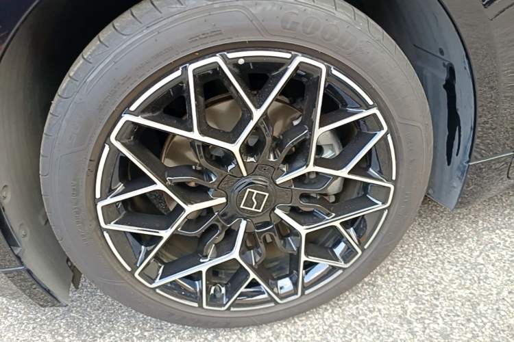 Used Zeekr 001 2025 WE Edition 100 kWh Rear-Wheel Drive Left Front Wheel Hub