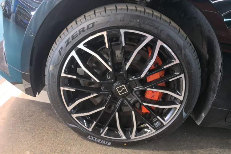 Used Zeekr 001 2025 YOU Edition 100 kWh All-Wheel Drive Left Front Wheel Hub