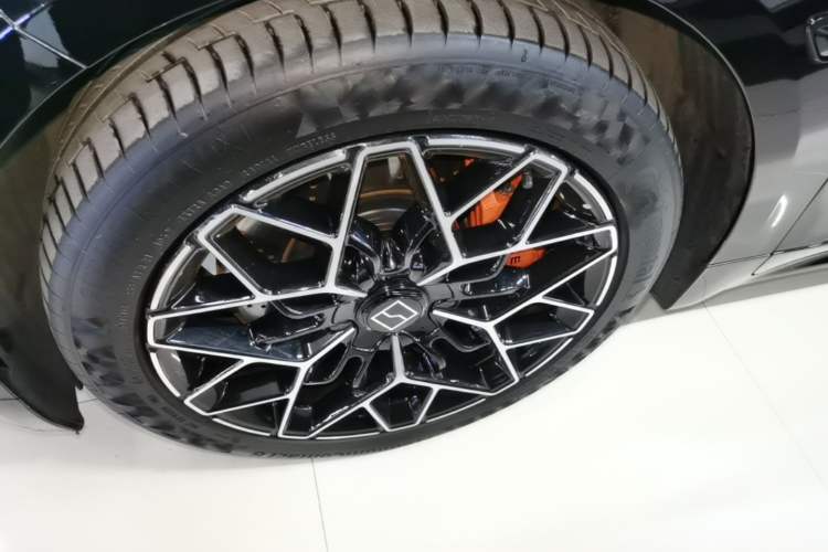 Used Zeekr 001 2025 ME Version 100 kWh All-Wheel Drive Left Front Wheel Hub