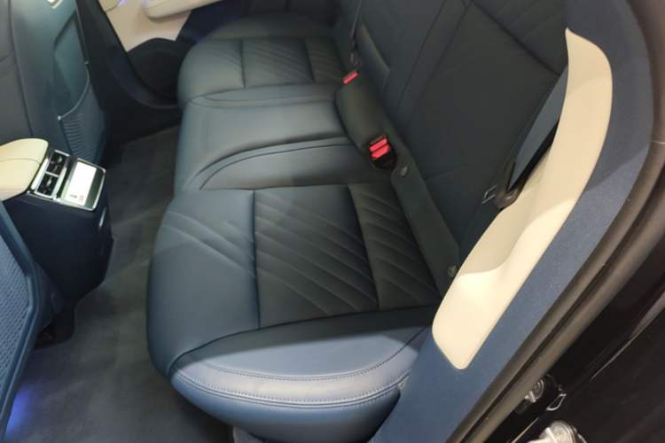 Used Zeekr 001 2025 YOU Edition 100 kWh All-Wheel Drive Left Rear Seat