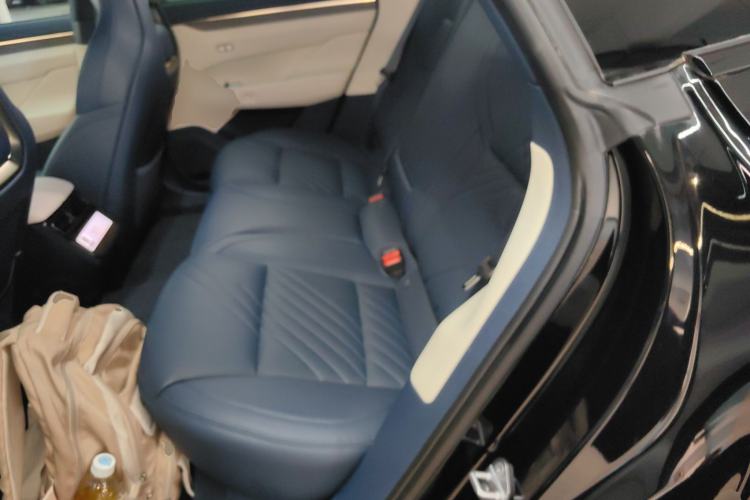 Used Zeekr 001 2025 YOU Edition 100 kWh All-Wheel Drive Left Rear Seat