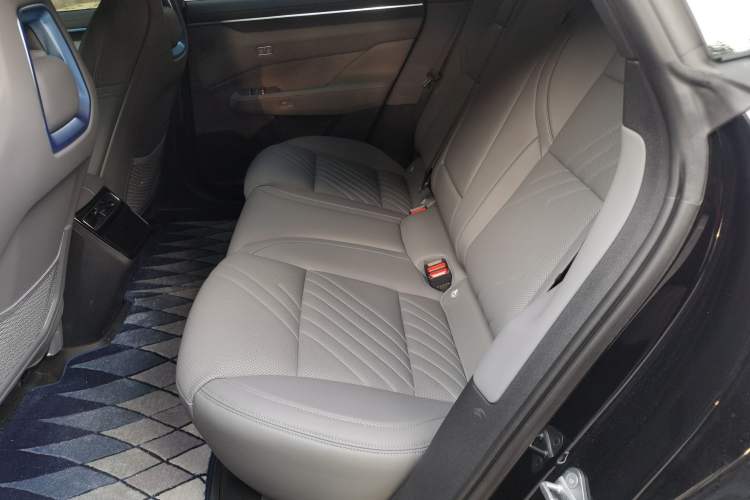 Used Zeekr 001 2025 WE Edition 95 kWh All-Wheel Drive Left Rear Seat