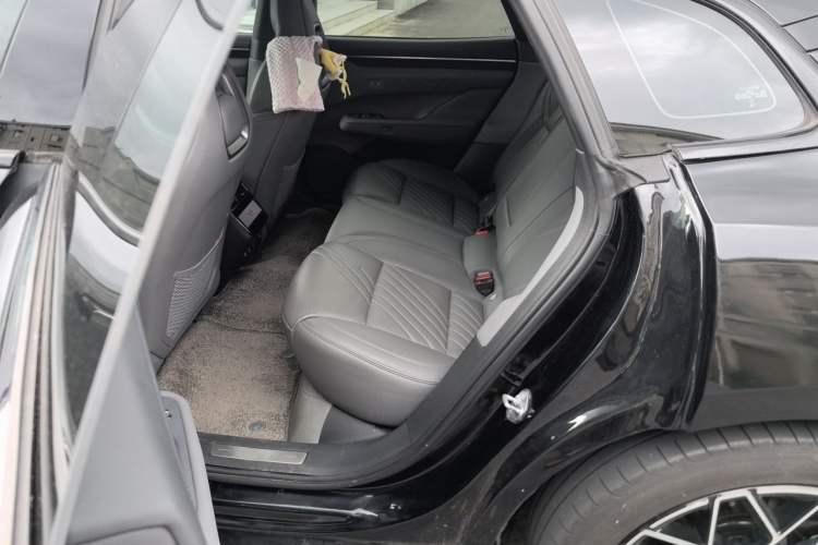 Used Zeekr 001 2025 WE Edition 95 kWh All-Wheel Drive Left Rear Seat