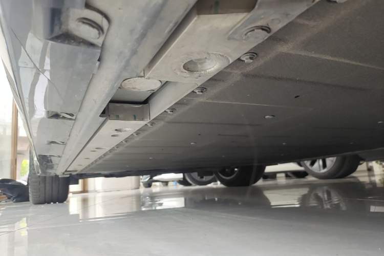 Used Zeekr 001 2025 ME Version 100 kWh All-Wheel Drive Left Side Sill