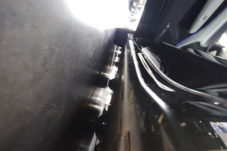 Used Zeekr 001 2025 YOU Edition 100 kWh All-Wheel Drive Left Side Sill