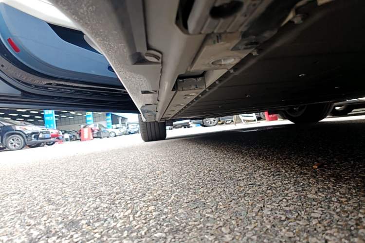 Used Zeekr 001 2025 WE Edition 100 kWh Rear-Wheel Drive Left Side Sill