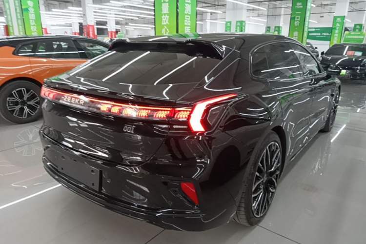 Used Zeekr 001 2025 YOU Edition 100 kWh All-Wheel Drive Rear Right 45 Deg