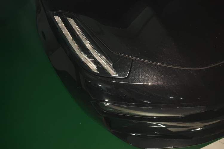 Used Zeekr 001 2025 WE Edition 95 kWh All-Wheel Drive Right Front Headlight