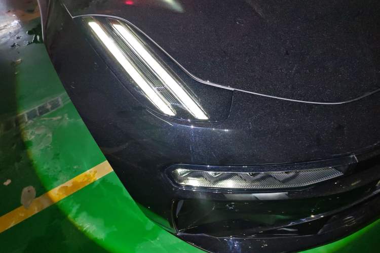 Used Zeekr 001 2025 WE Edition 95 kWh All-Wheel Drive Right Front Headlight