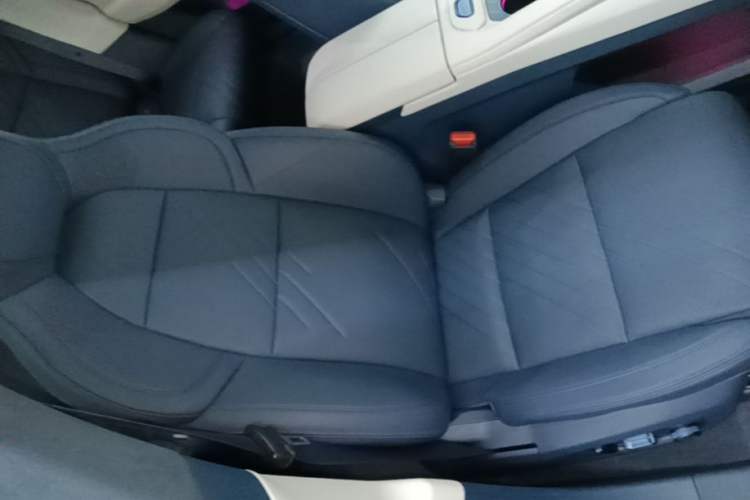 Used Zeekr 001 2025 YOU Edition 100 kWh All-Wheel Drive Right Front Seat