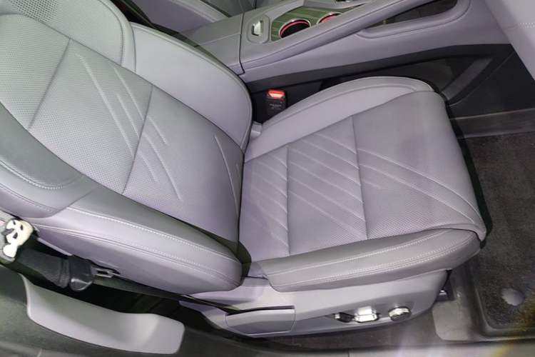 Used Zeekr 001 2025 ME Version 100 kWh All-Wheel Drive Right Front Seat