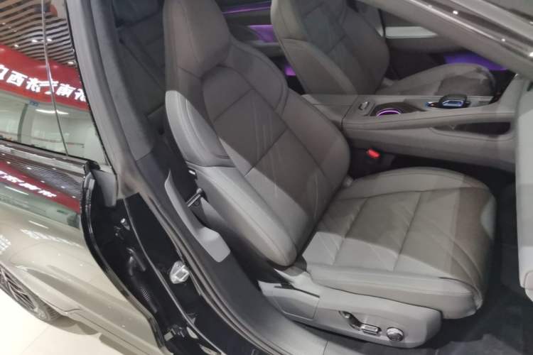 Used Zeekr 001 2025 WE Edition 95 kWh All-Wheel Drive Right Front Seat