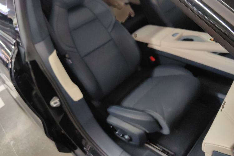 Used Zeekr 001 2025 YOU Edition 100 kWh All-Wheel Drive Right Front Seat