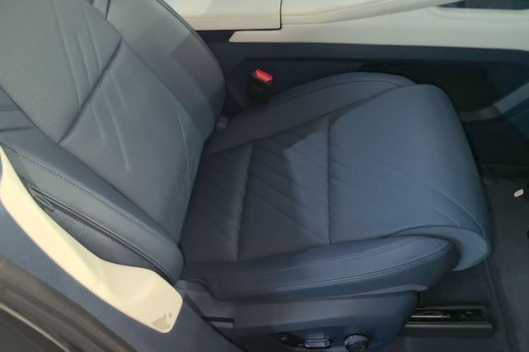 Used Zeekr 001 2025 YOU Edition 100 kWh All-Wheel Drive Right Front Seat