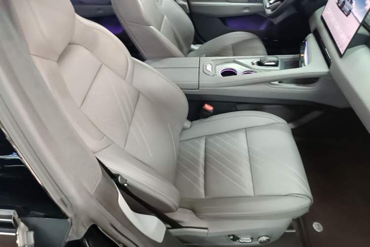 Used Zeekr 001 2025 WE Edition 95 kWh All-Wheel Drive Right Front Seat