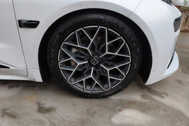 Used Zeekr 001 2025 ME Version 100 kWh All-Wheel Drive Right Front Wheel Hub