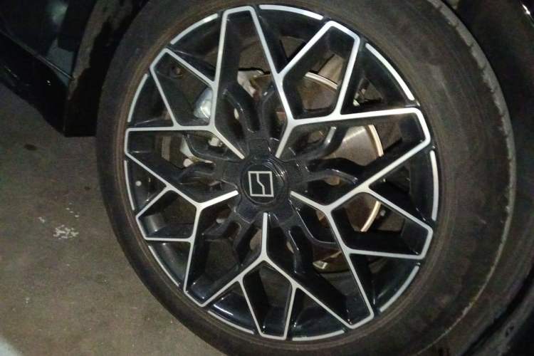 Used Zeekr 001 2025 WE Edition 100 kWh Rear-Wheel Drive Right Front Wheel Hub