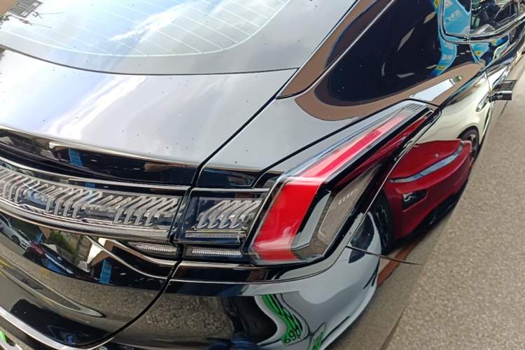Used Zeekr 001 2025 WE Edition 100 kWh Rear-Wheel Drive Right Rear Taillight