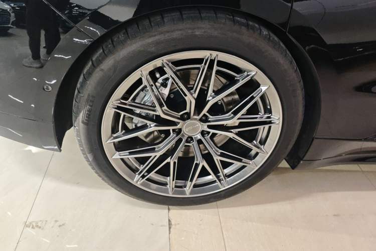 Used Zeekr 001 2025 ME Version 100 kWh All-Wheel Drive Right Rear Wheel Hub
