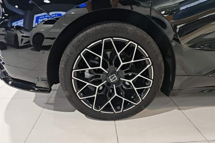 Used Zeekr 001 2025 WE Edition 95 kWh All-Wheel Drive Right Rear Wheel Hub
