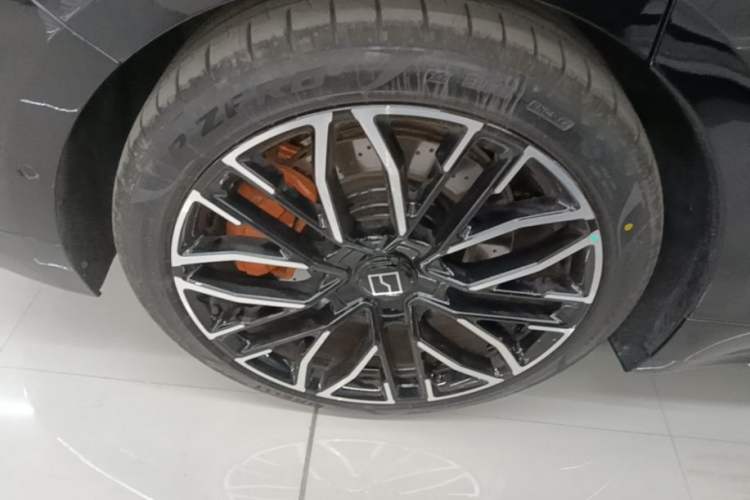 Used Zeekr 001 2025 YOU Edition 100 kWh All-Wheel Drive Right Rear Wheel Hub