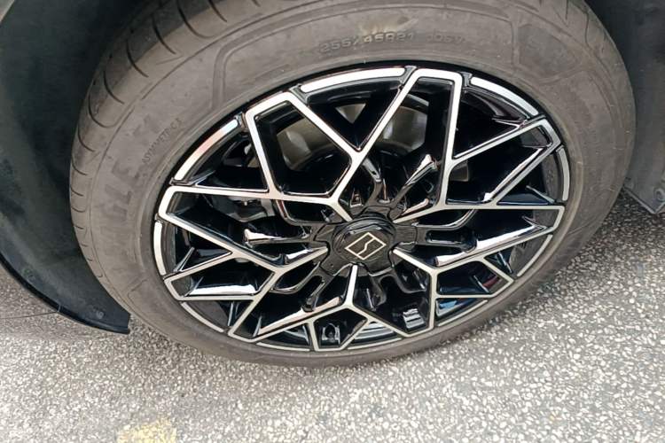 Used Zeekr 001 2025 WE Edition 100 kWh Rear-Wheel Drive Right Rear Wheel Hub