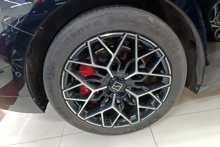 Used Zeekr 001 2025 WE Edition 95 kWh All-Wheel Drive Right Rear Wheel Hub