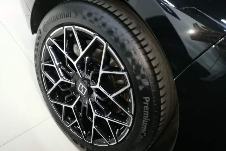Used Zeekr 001 2025 ME Version 100 kWh All-Wheel Drive Right Rear Wheel Hub