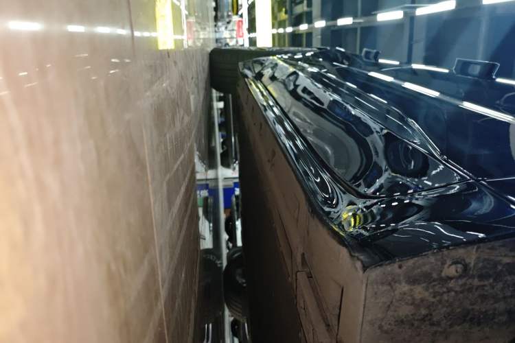 Used Zeekr 001 2025 ME Version 100 kWh All-Wheel Drive Right Side Sill