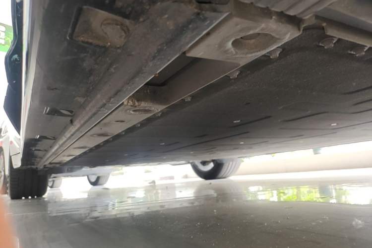 Used Zeekr 001 2025 ME Version 100 kWh All-Wheel Drive Right Side Sill