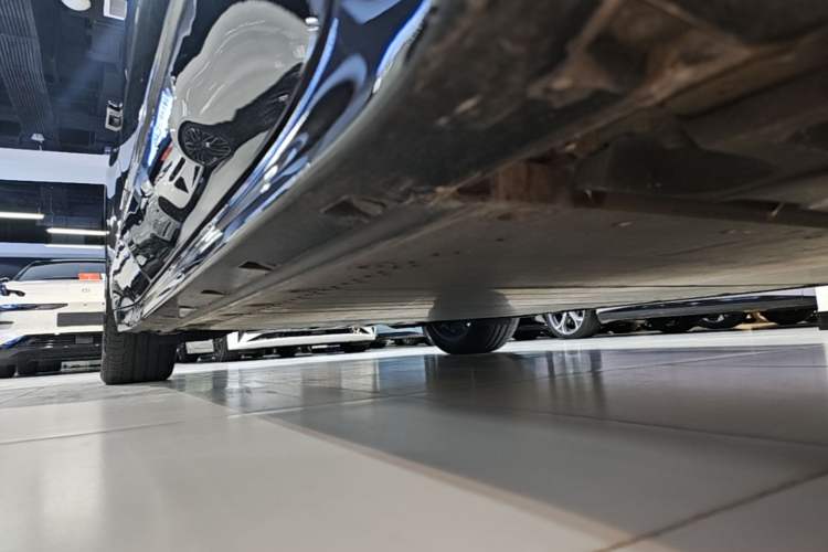 Used Zeekr 001 2025 WE Edition 95 kWh All-Wheel Drive Right Side Sill