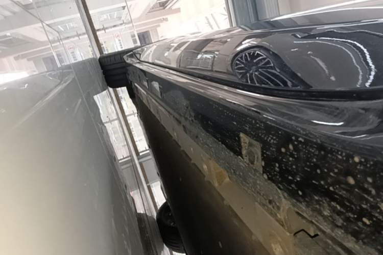 Used Zeekr 001 2025 YOU Edition 100 kWh All-Wheel Drive Right Side Sill