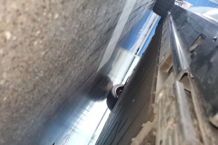 Used Zeekr 001 2025 YOU Edition 100 kWh All-Wheel Drive Right Side Sill