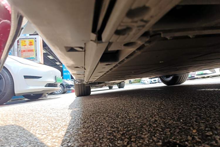 Used Zeekr 001 2025 WE Edition 100 kWh Rear-Wheel Drive Right Side Sill