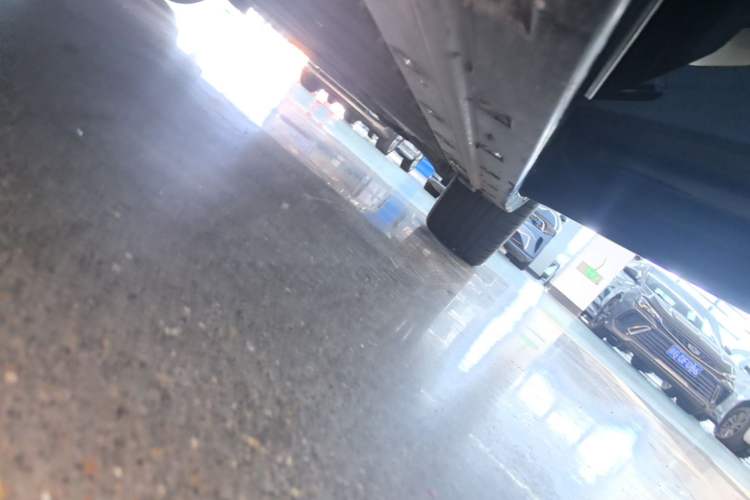 Used Zeekr 001 2025 YOU Edition 100 kWh All-Wheel Drive Right Side Sill