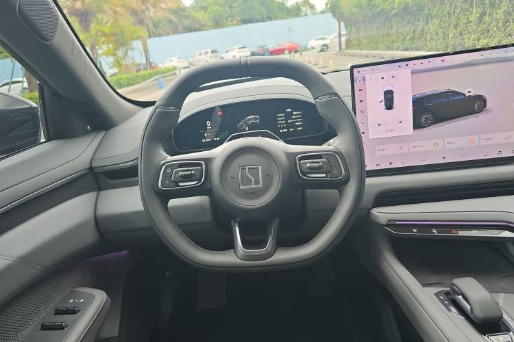 Used Zeekr 001 2025 WE Edition 95 kWh All-Wheel Drive Steering Wheel