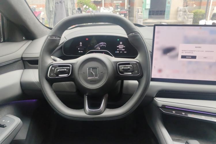 Used Zeekr 001 2025 WE Edition 100 kWh Rear-Wheel Drive Steering Wheel