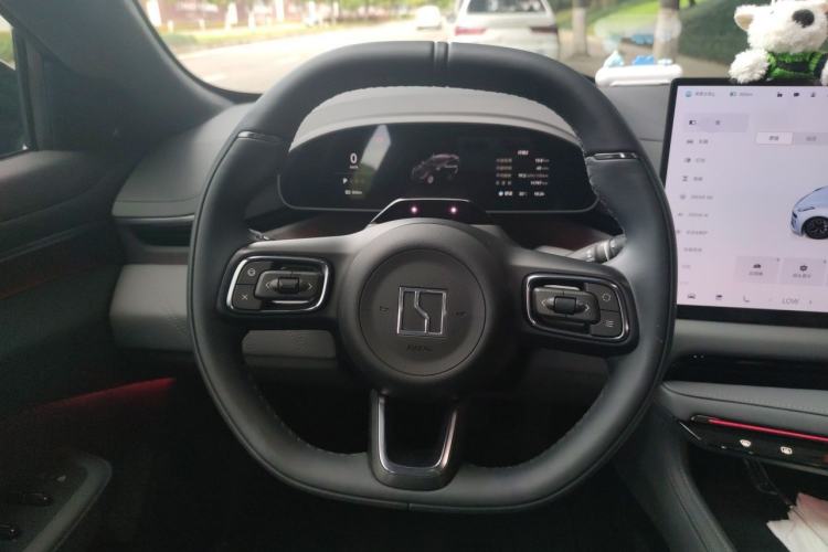 Used Zeekr 001 2025 WE Edition 95 kWh All-Wheel Drive Steering Wheel