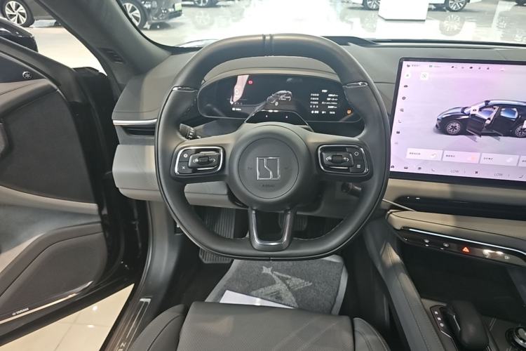 Used Zeekr 001 2025 WE Edition 95 kWh All-Wheel Drive Steering Wheel