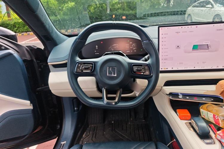 Used Zeekr 001 2025 WE Edition 100 kWh Rear-Wheel Drive Steering Wheel