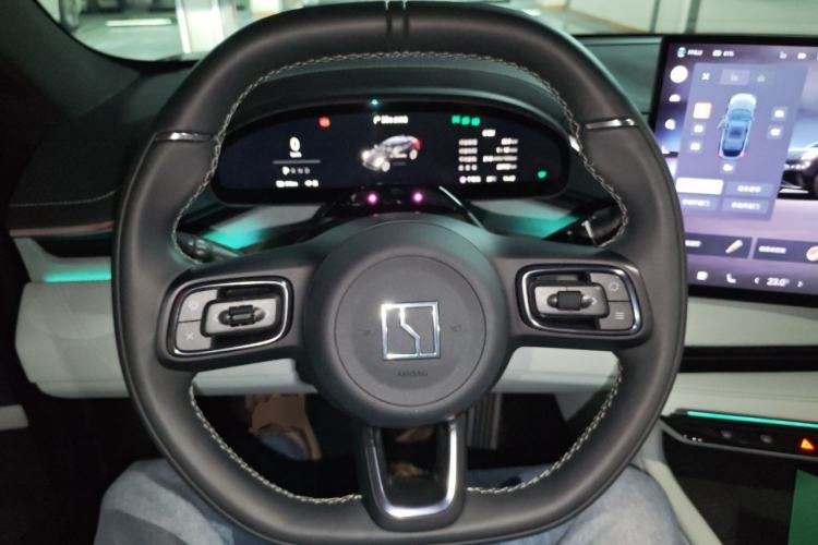 Used Zeekr 001 2025 YOU Edition 100 kWh All-Wheel Drive Steering Wheel