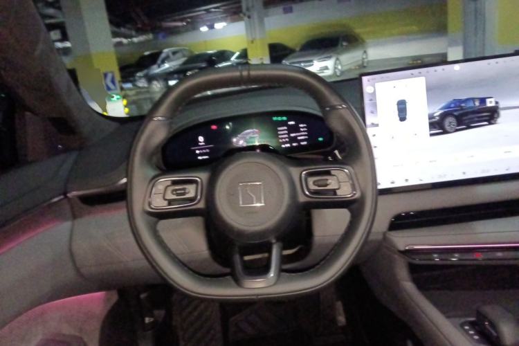 Used Zeekr 001 2025 WE Edition 100 kWh Rear-Wheel Drive Steering Wheel