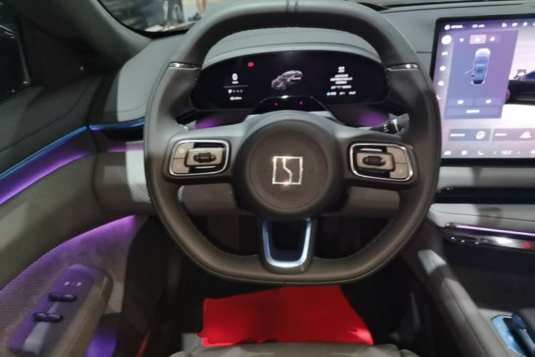 Used Zeekr 001 2025 WE Edition 95 kWh All-Wheel Drive Steering Wheel