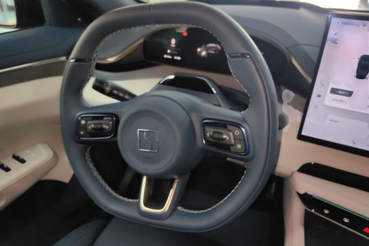 Used Zeekr 001 2025 YOU Edition 100 kWh All-Wheel Drive Steering Wheel