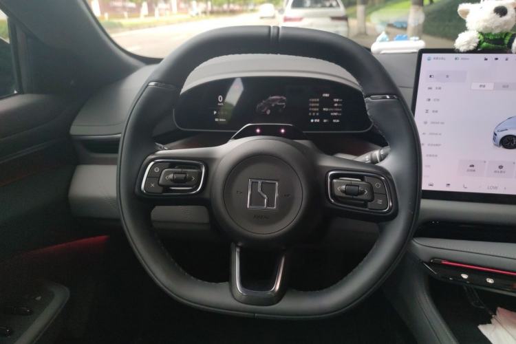 Used Zeekr 001 2025 WE Edition 95 kWh All-Wheel Drive Steering Wheel