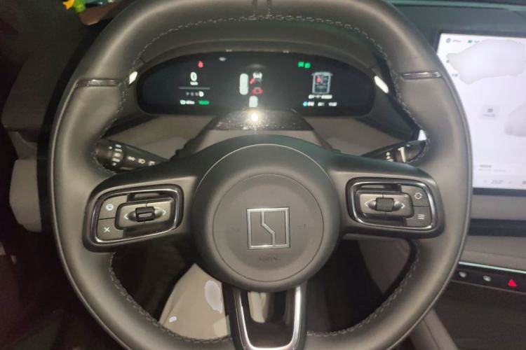 Used Zeekr 001 2025 WE Edition 95 kWh All-Wheel Drive Steering Wheel