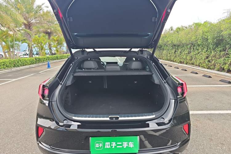 Used Zeekr 001 2025 WE Edition 95 kWh All-Wheel Drive Trunk